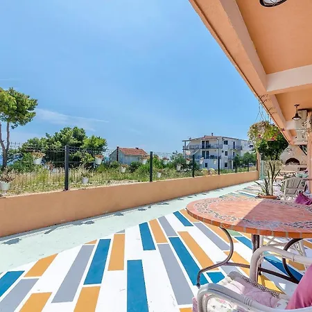 Apartment Ana I Okrug Gornji
