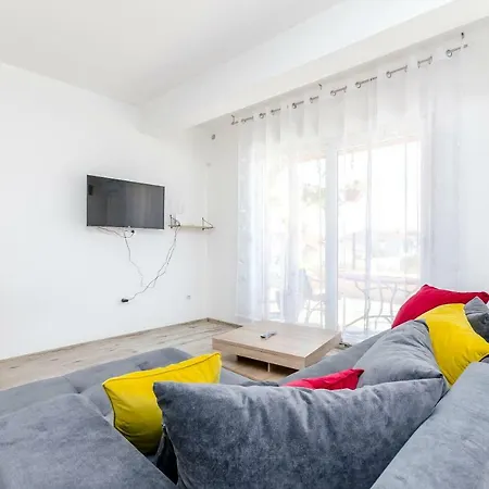 Apartment Ana I Okrug Gornji